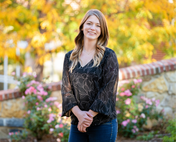 Ashley Taeckens headshot