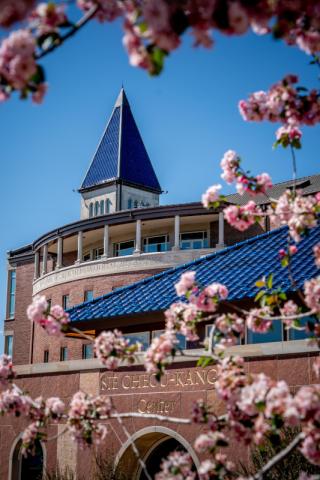Sie Center in spring